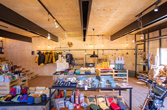 アソブデパートメント白老店